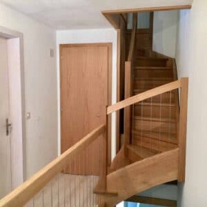 Zimmertüre und Treppe Lenk