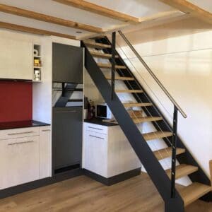 Innenausbau, Küche und Treppe Lenk